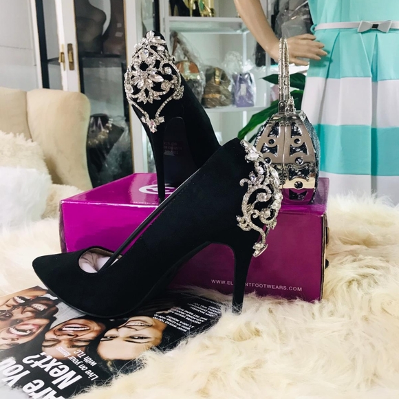 🆕️Black Detailed Faux Suede Pump Heels - Picture 3 of 4